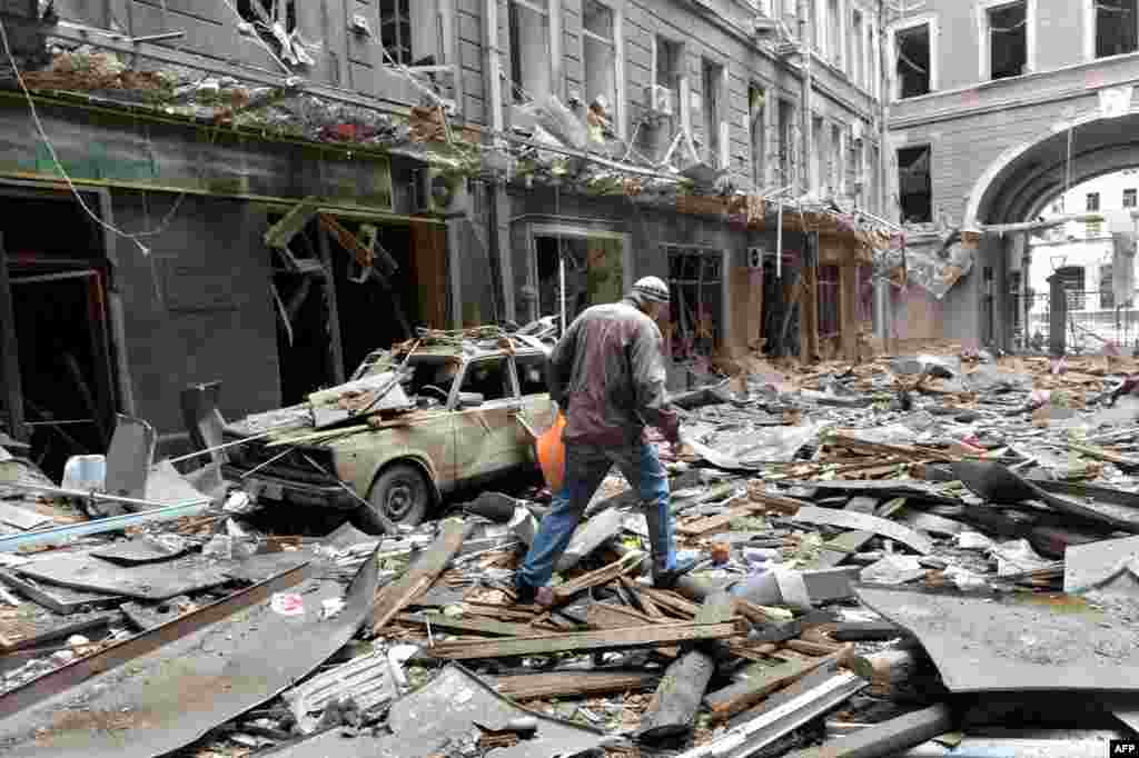 A view of damaged building after the shelling by Russian forces in Ukraine&#39;s second-biggest city of Kharkiv, March 3, 2022.