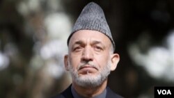 Presiden Afghanistan Hamid Karzai menegaskan akan mendukung Pakistan apabila diserang Amerika atau India (foto:dok).