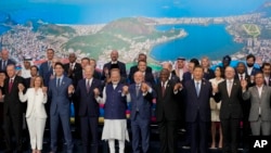 ၂၀၂၄ ခုနှစ်က ဘရာဇီးလ်နိုင်ငံ၊ Rio de Janeiro မြို့တွင်ကျင်းပခဲ့သည့် G20 ထိပ်သီးအစည်းအဝေးသို့ တက်ရောက်ခဲ့သည့် ကမ္ဘာ့ခေါင်းဆောင်များ။ (AP)