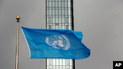 距离特朗普再次入主白宫仅剩几天，联合国各机构担忧华盛顿会大幅削减对联合国行动和的捐款，并退出若干联合国机构。(美联社：2023年12月12日)