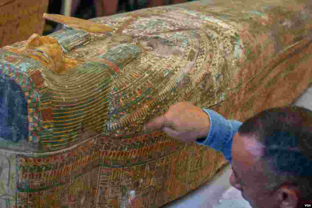 Dr. Waziri says, "the coffins are sealed with anchors, and there are no signs of humidity, that is why the mummies are in perfect condition of preservation." (H. Elrasam/VOA)