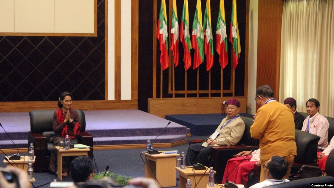 ညီညွတ်သော တိုင်းရင်းသားလူမျိုးများ ဖက်ဒရယ်ကောင်စီ UNFC နှင့် နိုင်ငံတော်အတိုင်ပင်ခံ တွေ့ဆုံစဉ် 