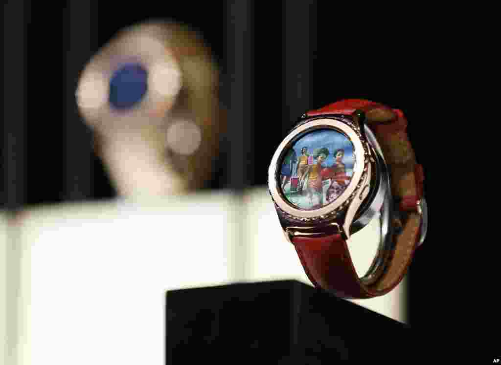 Samsung Gear S2 Classic smart watches are on display during a Samsung news conference at CES Press Day at CES International, Jan. 5, 2016, in Las Vegas.