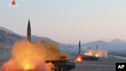 北韓3月導彈齊射的電視畫面（資料圖片）
