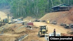 လာအိုနိုင်ငံအတွင်း မဲခေါင်မြစ်အနီး Sayaboly ဆည် တည်ဆောက်နေစဉ်။