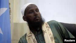Former al-Shabab leader Mukhtar Robow, also known as Abu Mansour, attends a news conference in Mogadishu, Somalia, Aug. 15, 2017. 