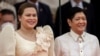 菲律賓副總統薩拉·杜特爾特（Sara Duterte）和總統費迪南德·馬科斯（Ferdinand Marcos Jr.）在就職典禮上。 （資料照，2022年6月30日）