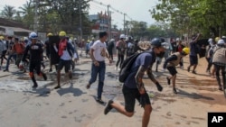 မတ်လ ၁၁ ရက်နေ့ ရန်ကုန်မြို့ရှိ ဆန္ဒပြပွဲ မြင်ကွင်း။ (မတ် ၁၁၊ ၂၀၂၁)