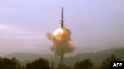 북한이 2024년 10월 31일 신형 화성 -19 대륙간탄도미사일(ICBM)을 시험발사했다며, 다음날 관영매체를 통해 사진을 공개했다.