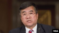 Duta Besar AS untuk Tiongkok, Gary Locke, mengritik iklim HAM di Tiongkok yang semakin memburuk (foto: dok).