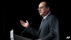 Francuski predsednik Oland drži govor u Arapskom institutu u Parizu, 15. januara 2015.