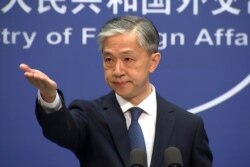 왕원빈 중국 외교부 대변인이 22일 정례브리핑에서 미국의 휴스턴 자국 총영사관 폐쇄 명령에 대한 입장을 밝히고 있다.