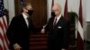 Menteri Luar Negeri AS Antony Blinken bertemu dengan Presiden Latvia Egils Levits di Riga, Latvia, 30 November 2021. (Foto: REUTERS/Ints Kalnins)