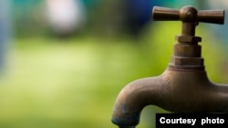 Impompi yamanzi (Water faucet)