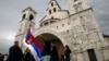 Venčanje ispred Crkve Hristovog vaskrsenja u Podgorici, 15. oktobra 2016. godine (Foto: AP/Darko Vojinović) 