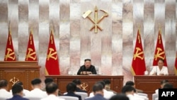북한은 지난해 9월 김정은 국무위원장 주재로 노동당 중앙군사위원회 확대회의를 열고 태풍 피해로 인해 연말 경제계획 목표 달성이 어려워졌다고 밝혔다. 