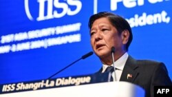 菲律賓總統小費迪南德·馬科斯在新加坡舉行的第21屆香格里拉對話峰會上發表演講。（2024年5月31日）