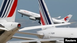 图为中国东方航空公司客机。（2020年5月19日）