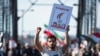 Iranian Journalists Demand that Colleagues Jailed for Covering Amini's Death be Freed 