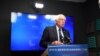 Sanders, Clinton Akan Cegah Trump ke Gedung Putih