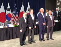 스기야마 신스케 일본 외무성 사무차관(왼쪽부터), 토니 블링컨 미국 국무부 부장관, 조 바이든 미국 부통령, 임성남 한국 외교부 제1차관이 지난 2016년 7월 하와이 호놀룰루에서 열린 제4차 미한일 외교차관 협의회에 참석했다. (자료사진)