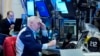 Khawatirkan Dampak Tarif Trump, Sejumlah Saham Amerika Anjlok 