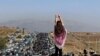 Tak Berhijab, Iran Cambuk Aktivis Anti-Hijab 74 Kali