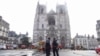 Katedral di Perancis Barat Terbakar