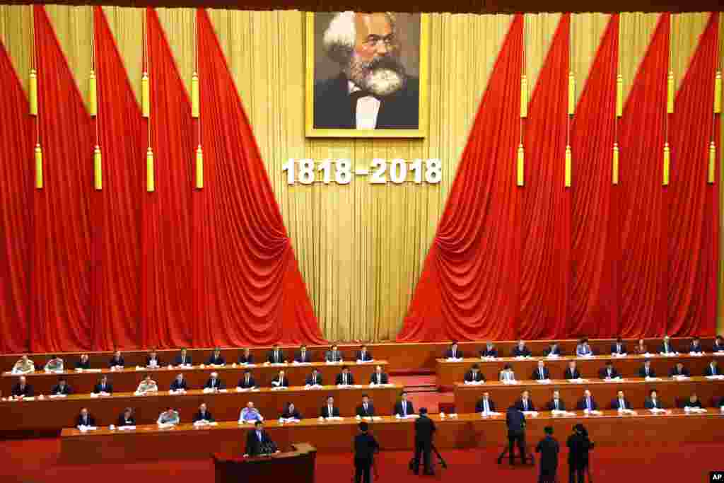 2018年5月4号,中国国家主席习近平在北京人民大会堂纪念马克思诞辰200周年活动中讲话。习近平说:“马克思主义不仅深刻改变了世界,也深刻改变了中国”。许多反共者也同意这句话,但他们认为这是坏的改变。