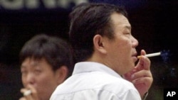 Satu dari dua pria di China adalah perokok, menurut WHO.
