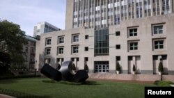 新冠疫情期間的美國哥倫比亞大學尤尼斯大樓（2020年5月27日）