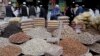 تاجران افغان از نبود بازار برای محصولات شان شاکی اند