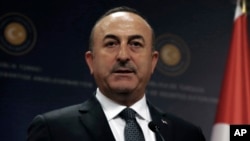 Menlu Turki Mevlut Cavusoglu, memperingatkan AS soal rencana pembentukan pasukan Kurdi di perbatasan Suriah utara (18/1).