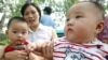 ทางการจีนยกย่อง "นโยบายลูกสองคน" แต่ทำไมนักวิเคราะห์จึงเชื่อว่าอาจสายเกินไป?