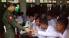 ကလေးစစ်သား ၅၅ ဦး မိဘလက်ထံ ပြန်အပ်နှံ