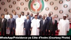 Bakambi ya CEDEAO (Communauté économique des états de l'Afrique de l'Ouest) na 56e Sommet etali bobandi ya mosolo Eco na Abuja, Nigeria, 21 decembre 2019. (WhatsApp/Presidence ya Côte d’Ivoiree)