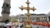 El papa Francisco asiste a la misa del Domingo de Ramos en la Plaza de San Pedro del Vaticano el 2 de abril de 2023.