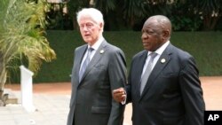 VaClinton naVaCyril Ramaphosa
