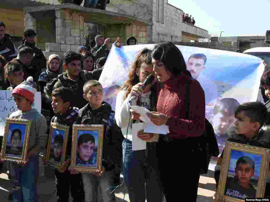 Xwepêşandan Zarokên Efrînê li Hember Navenda Rûsî