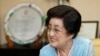 지난달 30일 서울 마포구 동교동 자택을 방문한 한국 의원들과 환담하고 있는 고 김대중 전 대통령의 부인 이희호 여사. (자료사진)