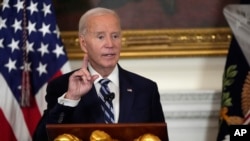 រូបឯកសារ៖ លោក​ប្រធានាធិបតី Joe Biden ថ្លែង​នៅ​ក្នុង​ពិធី​ទទួល​ស្វាគមន៍​សមាជិក​សភា​បក្ស​ប្រជាធិបតេយ្យ​ថ្មី​នៅសេតវិមាន កាល​ពី​ថ្ងៃ​អាទិត្យ ទី៥ ខែ​មករា ឆ្នាំ​២០២៥ ក្នុង​រដ្ឋធានី​វ៉ាស៊ីនតោន។