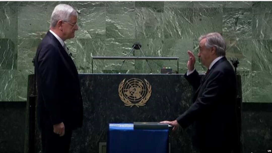 ကုလသမဂ္ဂ အတွင်းရေးမှူးချုပ် Antonio Guterres ကျမ်းကျိန်နေစဉ်