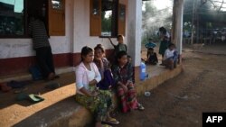 ထွက်ပြေးတိမ်းရှောင်နေရသော ဒေသခံများ 