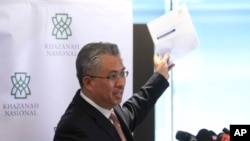 Managing Director Khazanah Nasional, Berhad Azman Mokthar dalam konferensi pers di Kuala Lumpur, Malaysia, Jumat, 29 Agustus 2014.