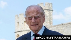 Grčki princ Filip oženio se kraljicom Elizabetom 1947. godine. Igrao je ključnu ulogu u modernizaciji monarhije posle Drugog svetskog rata