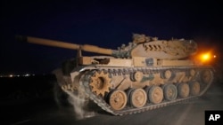 Imagem de arquivo de um tanque turco na fronteira com a Síria, na província de Sanliurfa. 8 Outubro, 2019. 