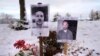 FILE - Fotografija dve žrtve iz Luistona u Mejnu, za čije je ubistvo odgovoran Robert Kard (AP Photo/Robert F. Bukaty, File)
