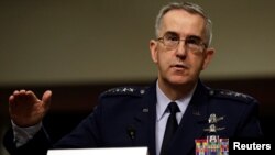 Komandan Komando Strategis, Jenderal John Hyten, memberi kesaksian di hadapan sidang dengar pendapat Komite Angkatan Bersenjata Senat di Capitol Hill, di Washington, 4 April 2017. 