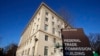 Gedung Komisi Perdagangan Federal AS (FTC) di Washington, 28 Juni 2015. FTC memutuskan akan menyelidiki peran Microsoft, Nvidia dan OpenAI dalam kepopuleran kecerdasan buatan, 6 Juni 2024. (Foto: Alex Brandon