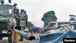 Bayi bokengi, police mpe mapinga nsima na bokimi ya Ne Muanda Nsemi na boloko bonene ya Makala, na Kinshasa, 17 mai 2017. 